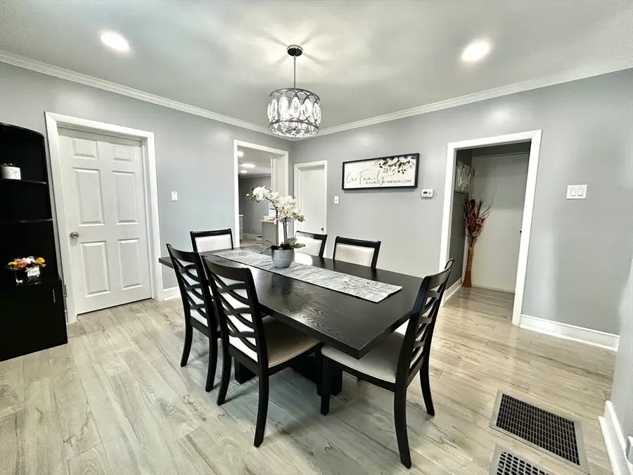 30 Woodlawn St, Everett, MA 02149 - #3