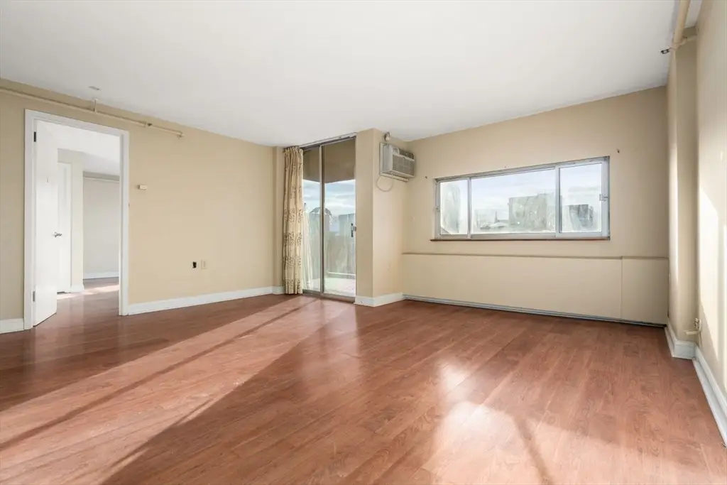 872 Massachusetts Avenue #304, Cambridge, MA 02139 - #1