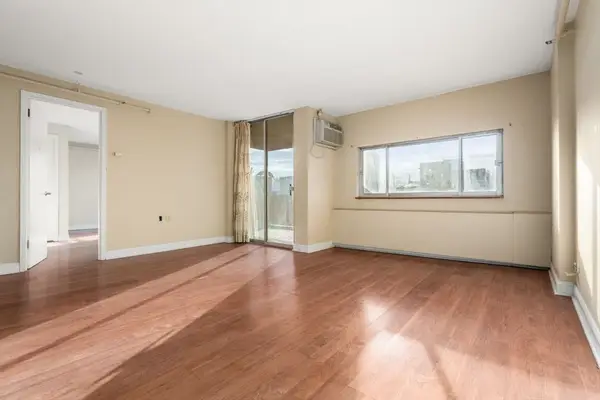 872 Massachusetts Avenue #304, Cambridge, MA 02139