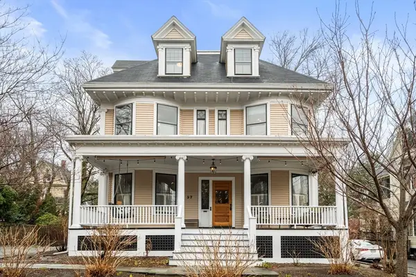 97 Eldredge St, Newton, MA 02458