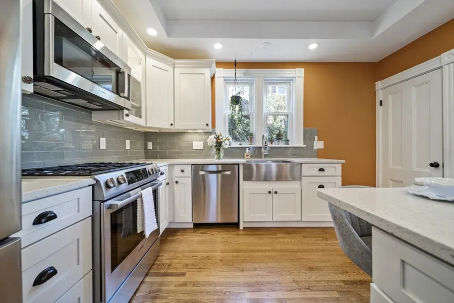 26 Poplar St, Melrose, MA 02176 - #3