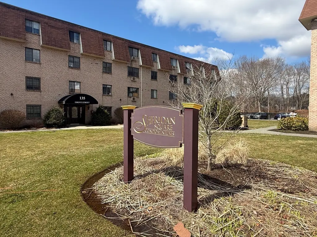 135 Grove #123, Rockland, MA 02370 - #1