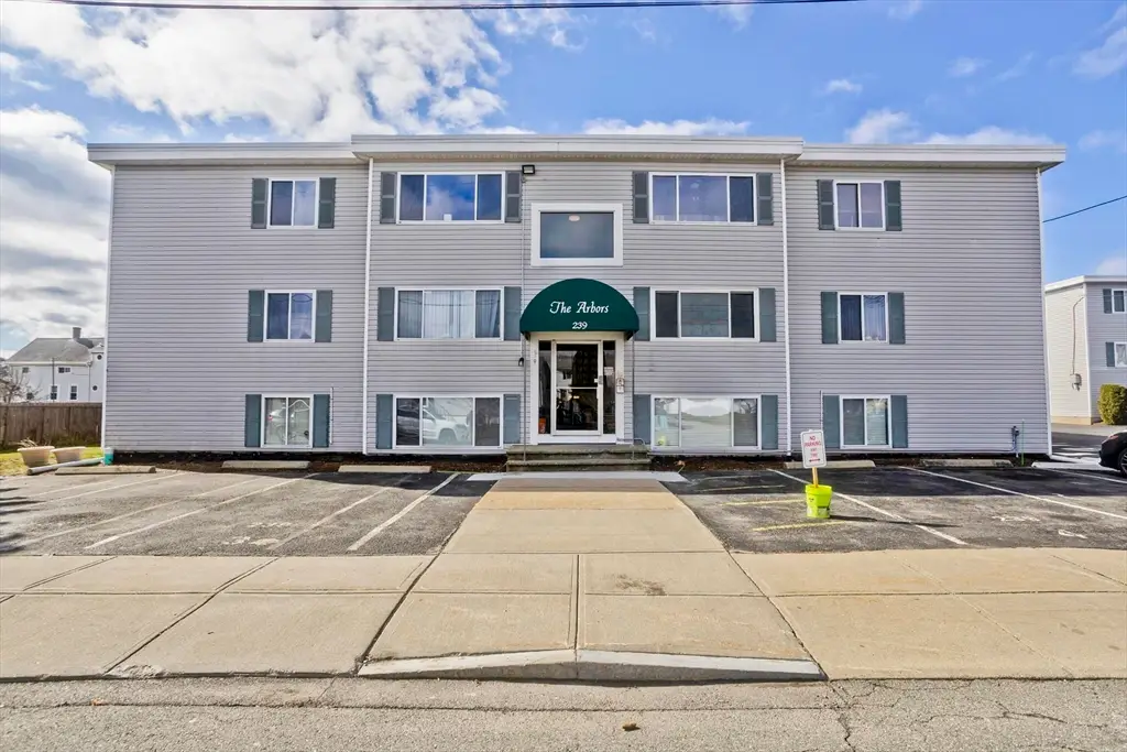 239 Glasgow St #10, Fall River, MA 02721 - #1