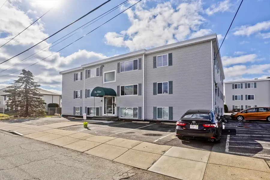 239 Glasgow St #10, Fall River, MA 02721 - #3