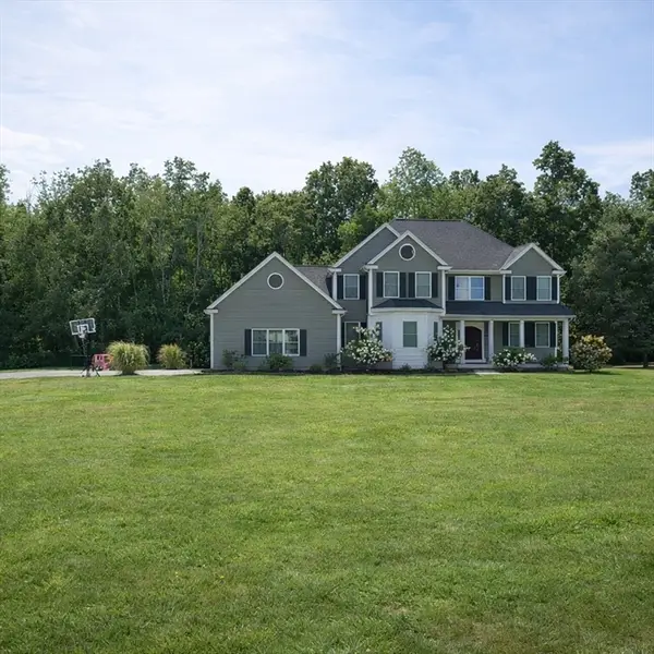 37 W Millbury Rd, Sutton, MA 01590
