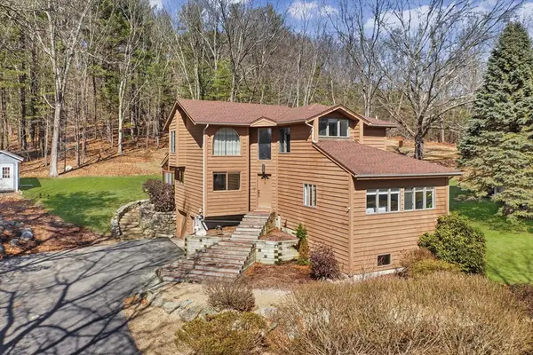 34 Grove St, Shrewsbury, MA 01545