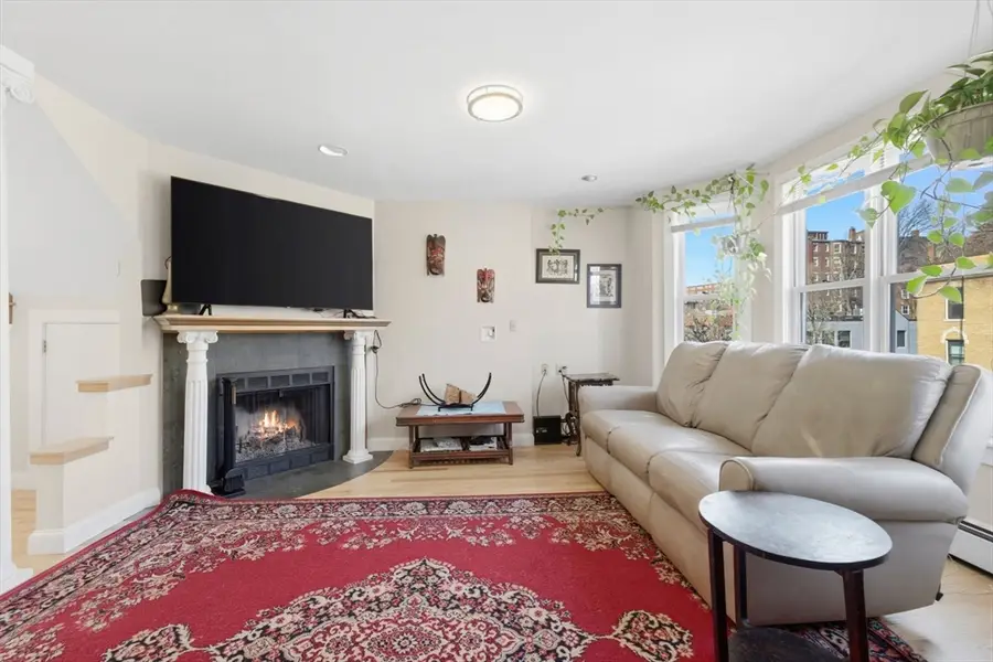 626 Washington St #4, Brookline, MA 02446 - #2