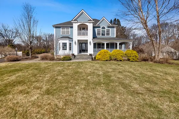 4 Bruce St, Grafton, MA 01519