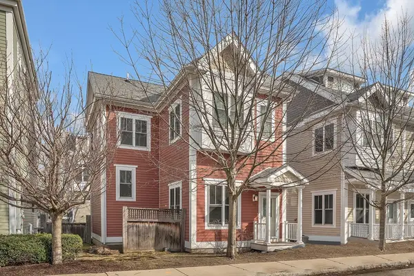 109 Harvey St #109, Cambridge, MA 02140