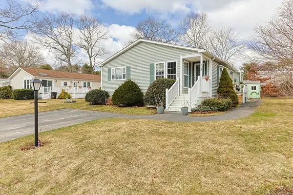 23 Green Holly Dr #23, Kingston, MA 02364