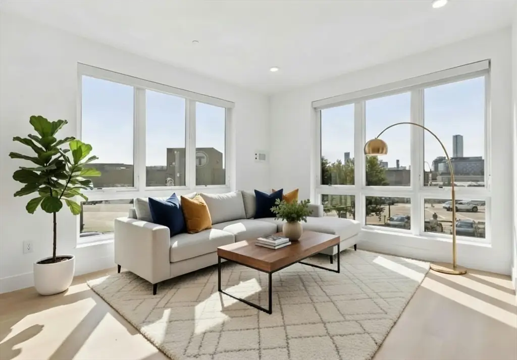 20 W 5th #2L, Boston, MA 02127 - #1