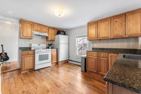 42 Jefferson St #3, Cambridge, MA 02141