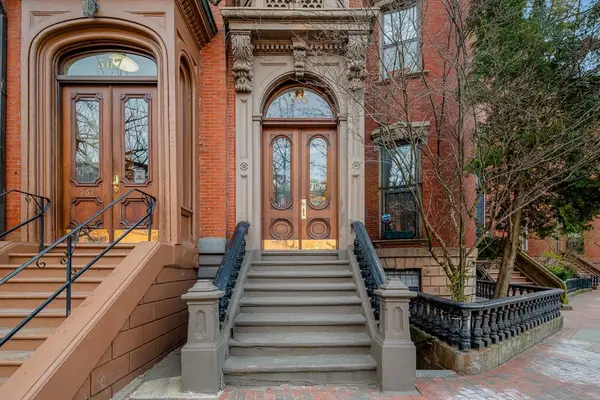 565 Massachusetts Ave. #4, Boston, MA 02118