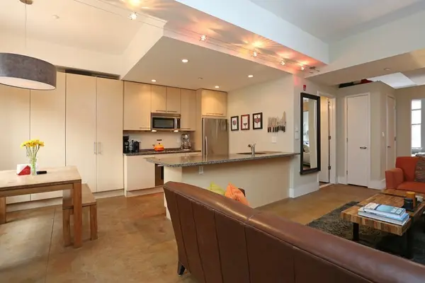 35 Fay St #202, Boston, MA 02118