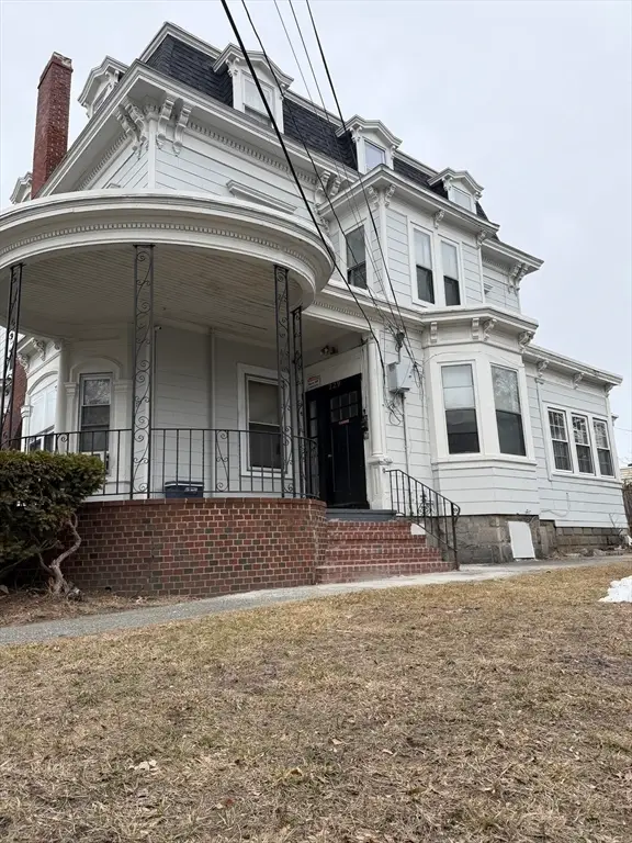 229 Jackson St, Lawrence, MA 01841 - #3