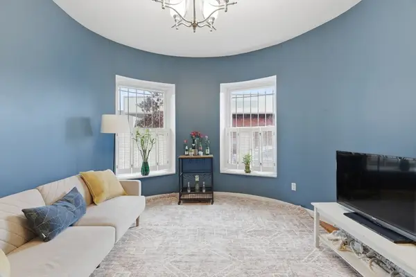 881 Harrison Ave #1, Boston, MA 02118