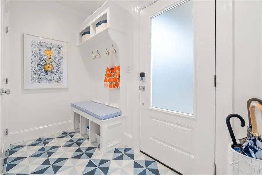 27 Summit Ave #27, Brookline, MA 02445 - #2