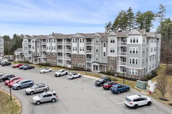 220 Martins Lndg #403, North Reading, MA 01864