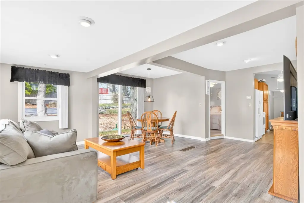 7 Sunrise Ave, Billerica, MA 01821 - #1