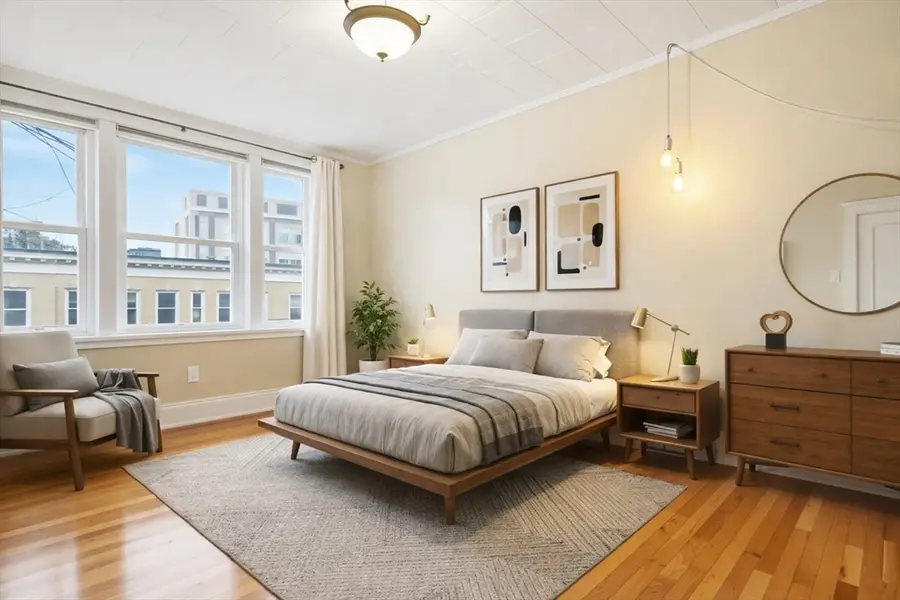 8 Euston St 8 Euston St U: 5 #5, Brookline, MA 02446 - #3