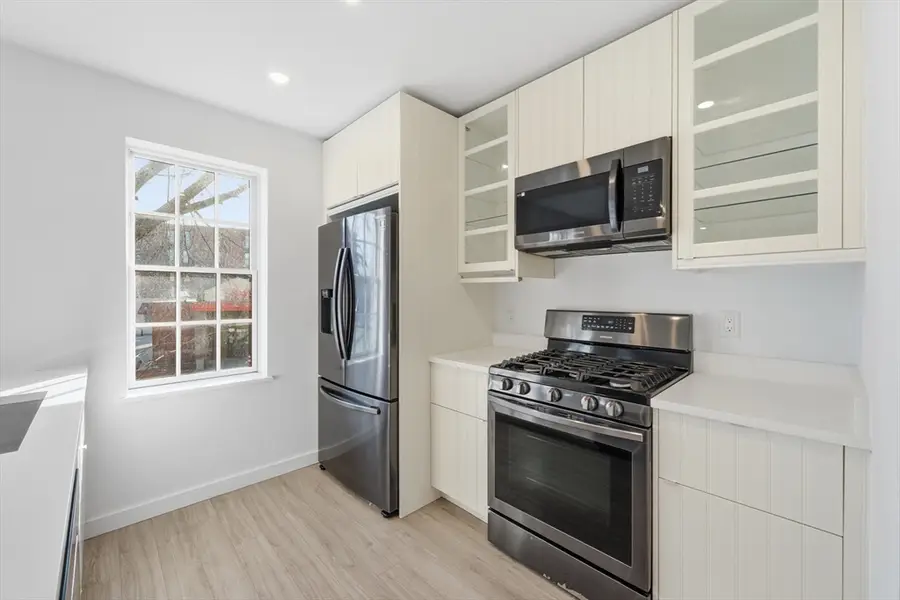 289 Central St, Lowell, MA 01852 - #2