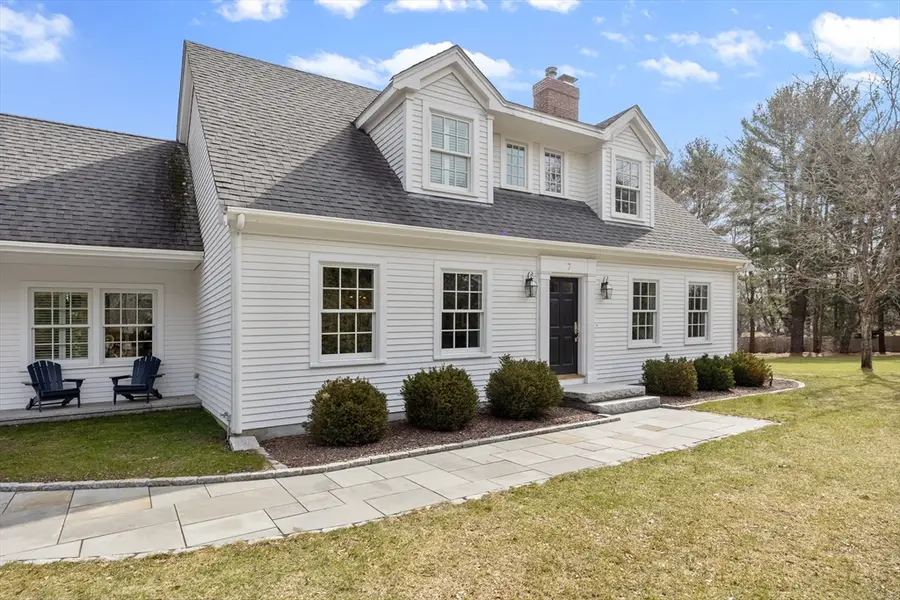 7 Spring Ln, Hingham, MA 02043 - #2