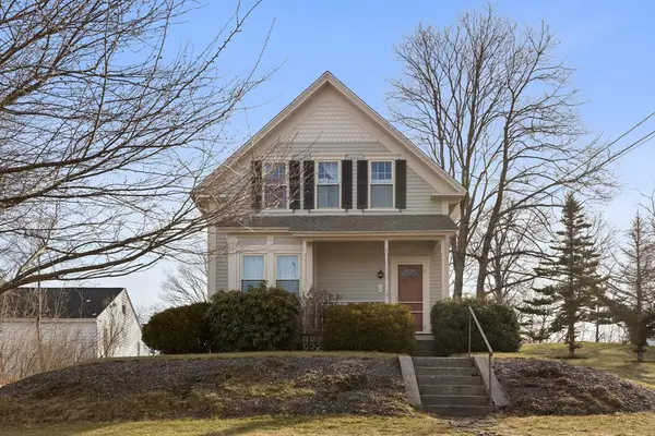 4 White Ave, Douglas, MA 01516