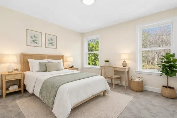 9 Heritage St, Shrewsbury, MA 01545