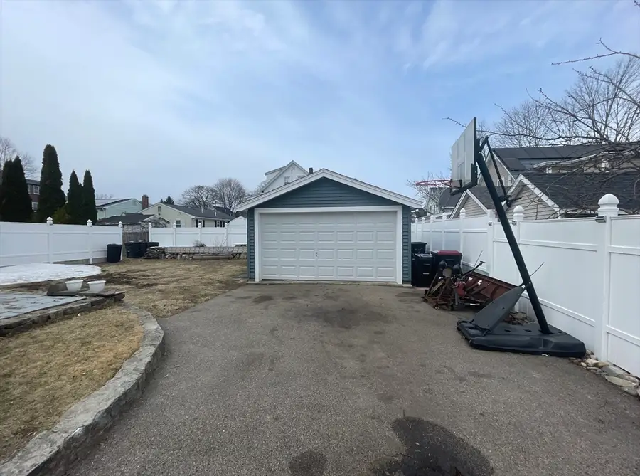 73 Lowell St, Brockton, MA 02301 - #3