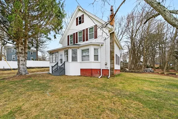 22 Maple St, Templeton, MA 01436