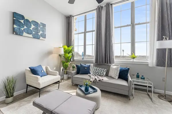 240 Heath St #PH18, Boston, MA 02130