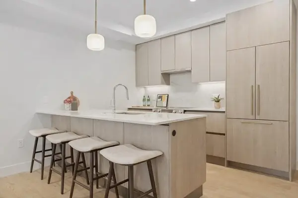 118 B Street #401, Boston, MA 02127