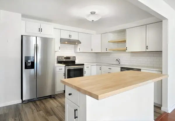 1 Commodore Court #202, Hull, MA 02045