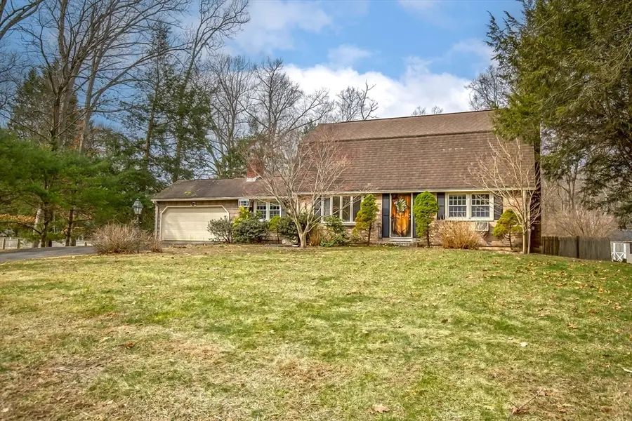 4 Raymond Dr, Wilbraham, MA 01095 - #3