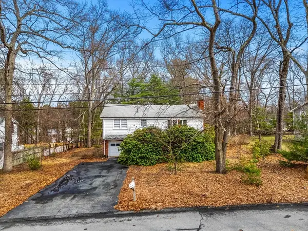 11 Caroline St, Burlington, MA 01803