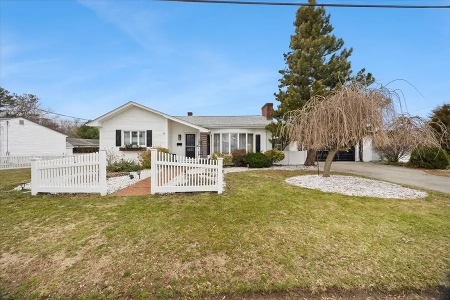 941 Bartlett St, New Bedford, MA 02745 - #3