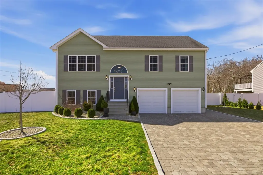 341 Courtney St, Fall River, MA 02720 - #1