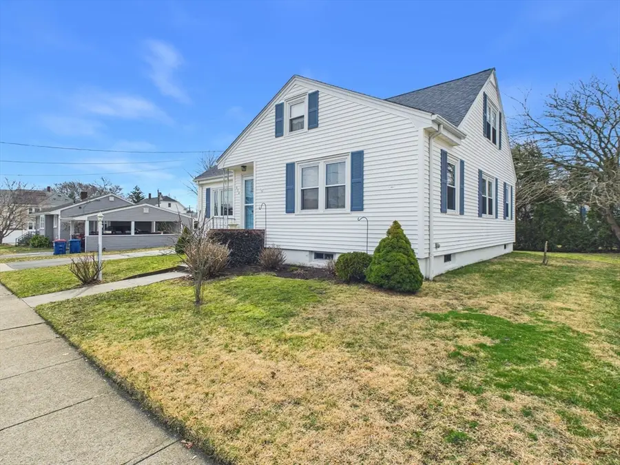 374 Harwich St, New Bedford, MA 02745 - #3