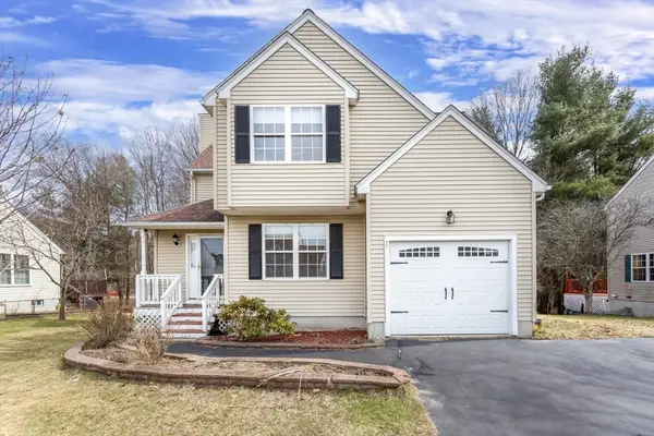 18 Palomino Dr, Franklin, MA 02038