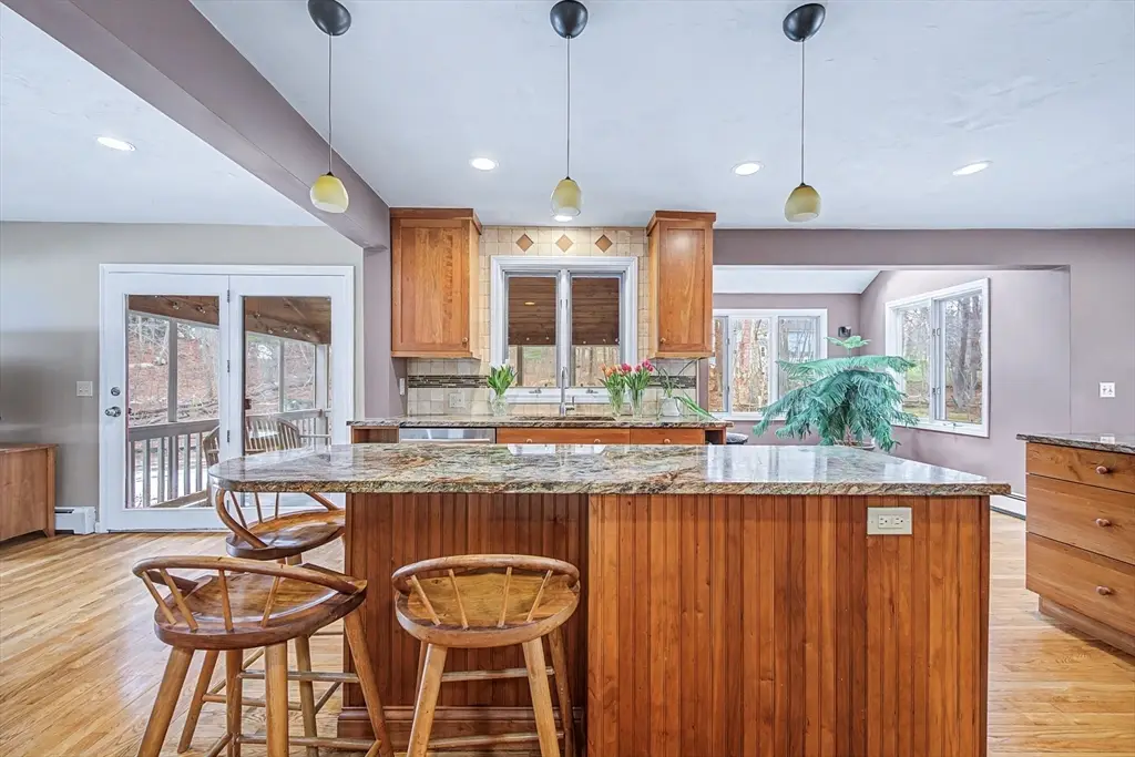 6 Ledgestone Dr, Hopkinton, MA 01748 - #1