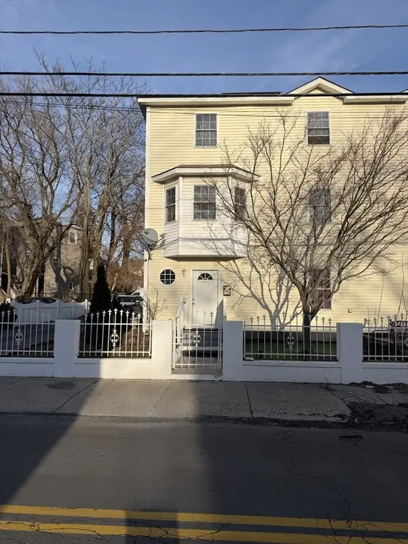 545 Hampshire St #545, Lawrence, MA 01841