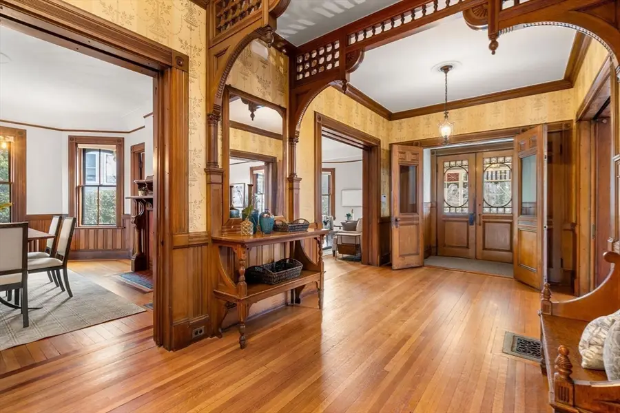 44 Putnam St, Newton, MA 02465 - #3