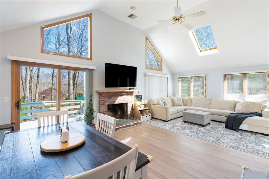 17 Park St, Mendon, MA 01756 - #2