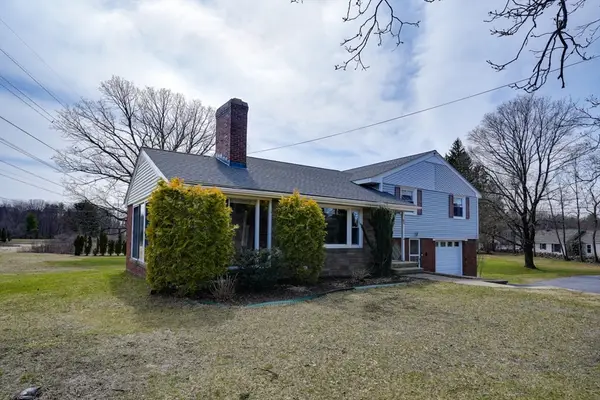 95 Grove St, Shrewsbury, MA 01545