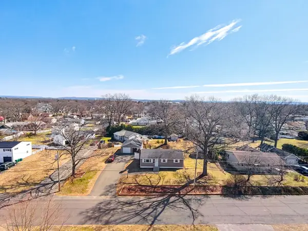 39 Dixie Terrace, Chicopee, MA 01020