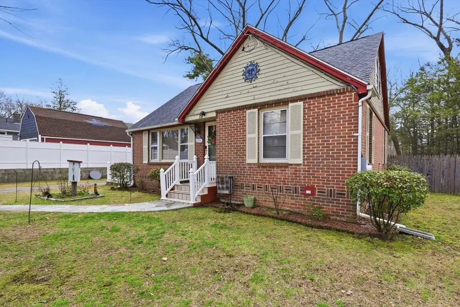 19 Carnavon Circle, Springfield, MA 01109 - #2