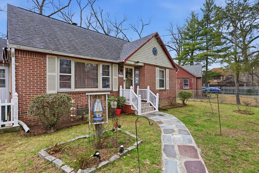 19 Carnavon Circle, Springfield, MA 01109 - #3