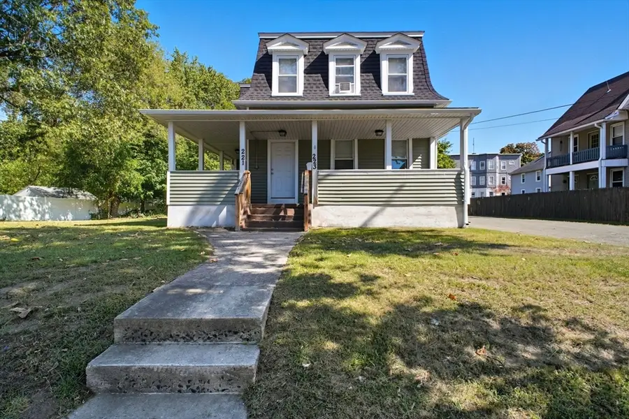 221 East St, Chicopee, MA 01020 - #2
