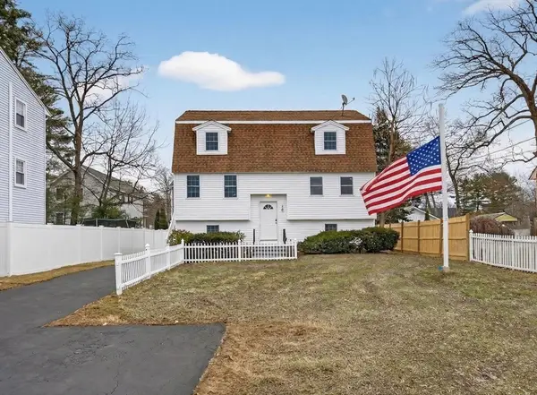 14 Cedarwood Rd, Billerica, MA 01821