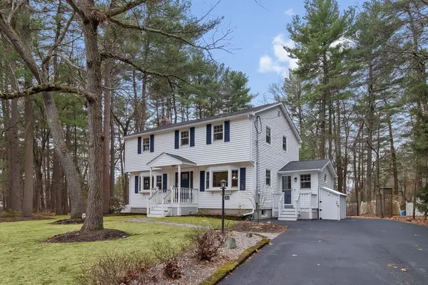 31 Maureen Dr, Tewksbury, MA 01876